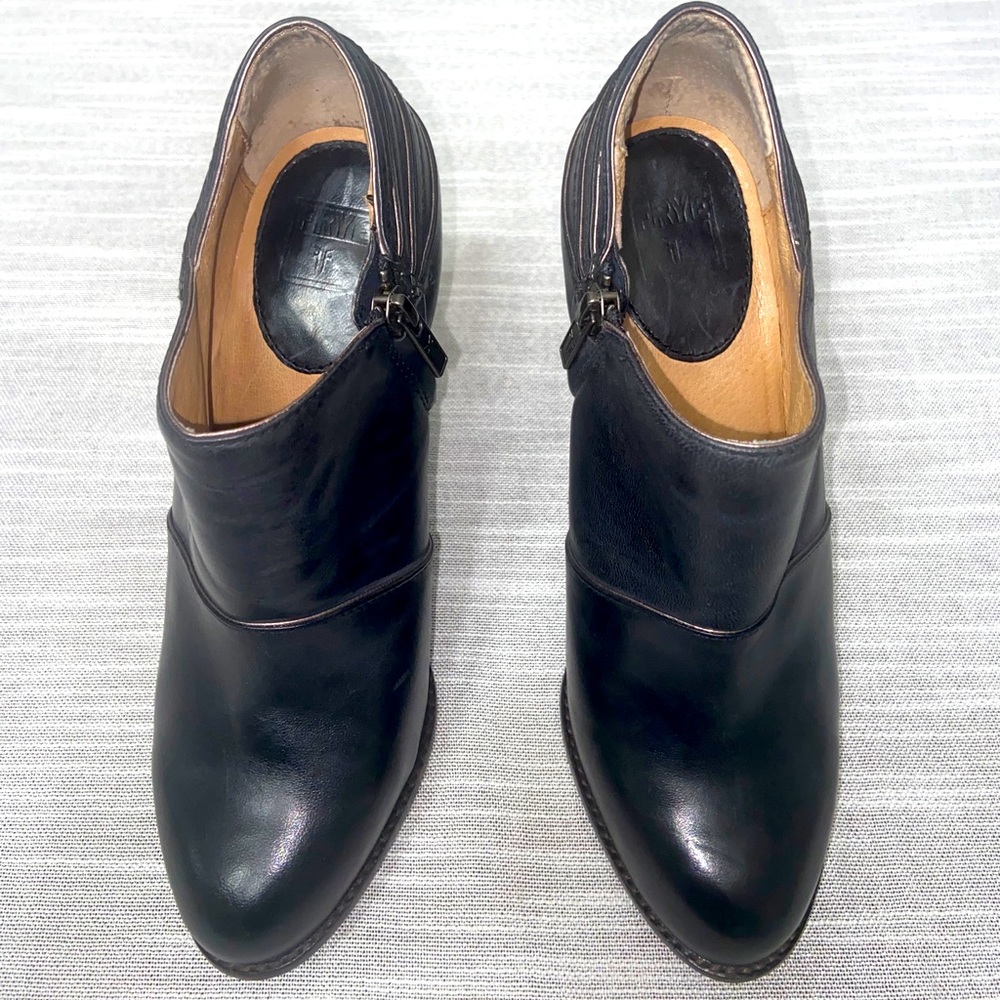 Frye Valerie Piping Bootie Size 7.5